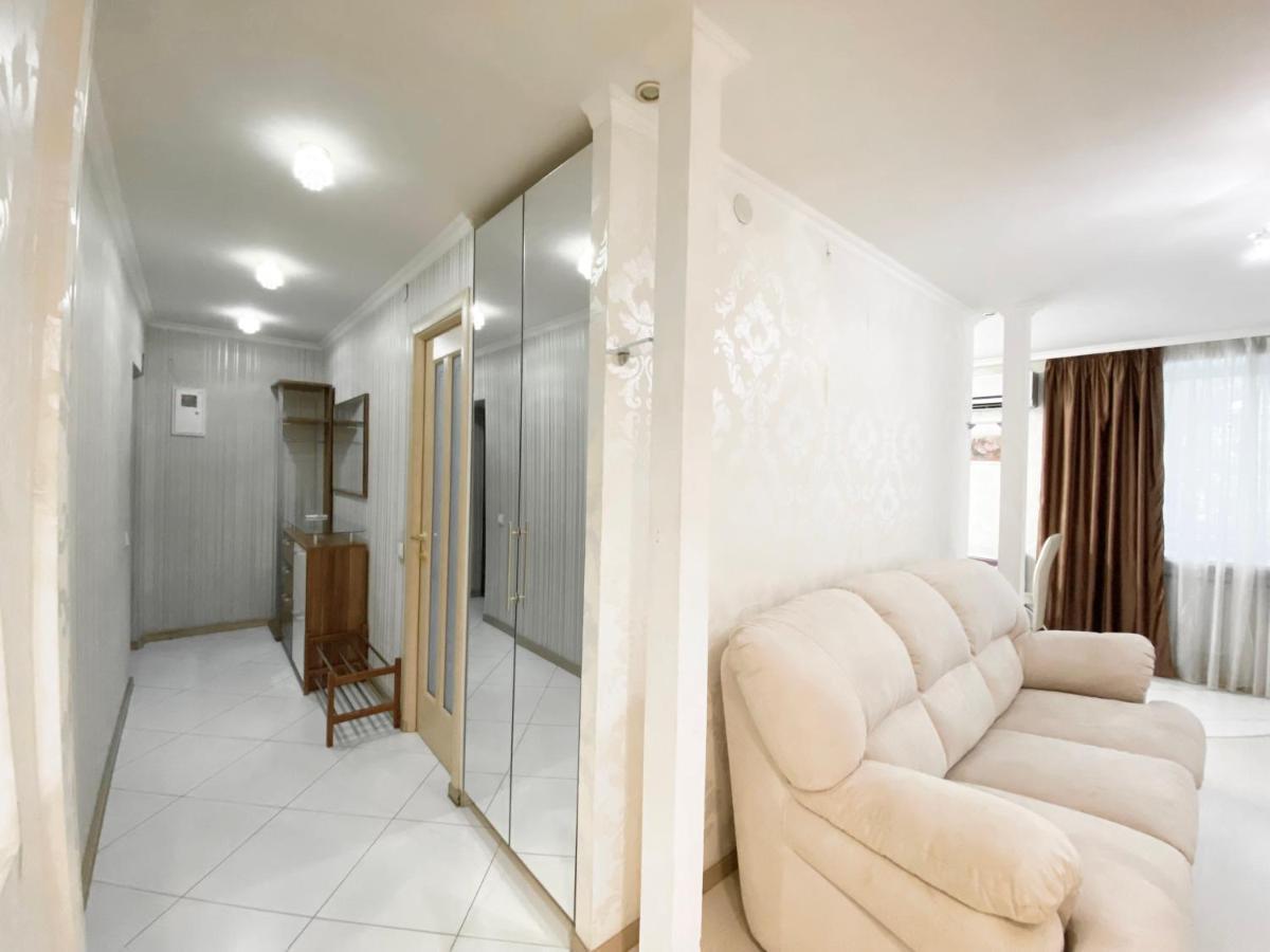 Beautiful 1-Bedroom Near Most City Center 드네프로페트로프스크 외부 사진