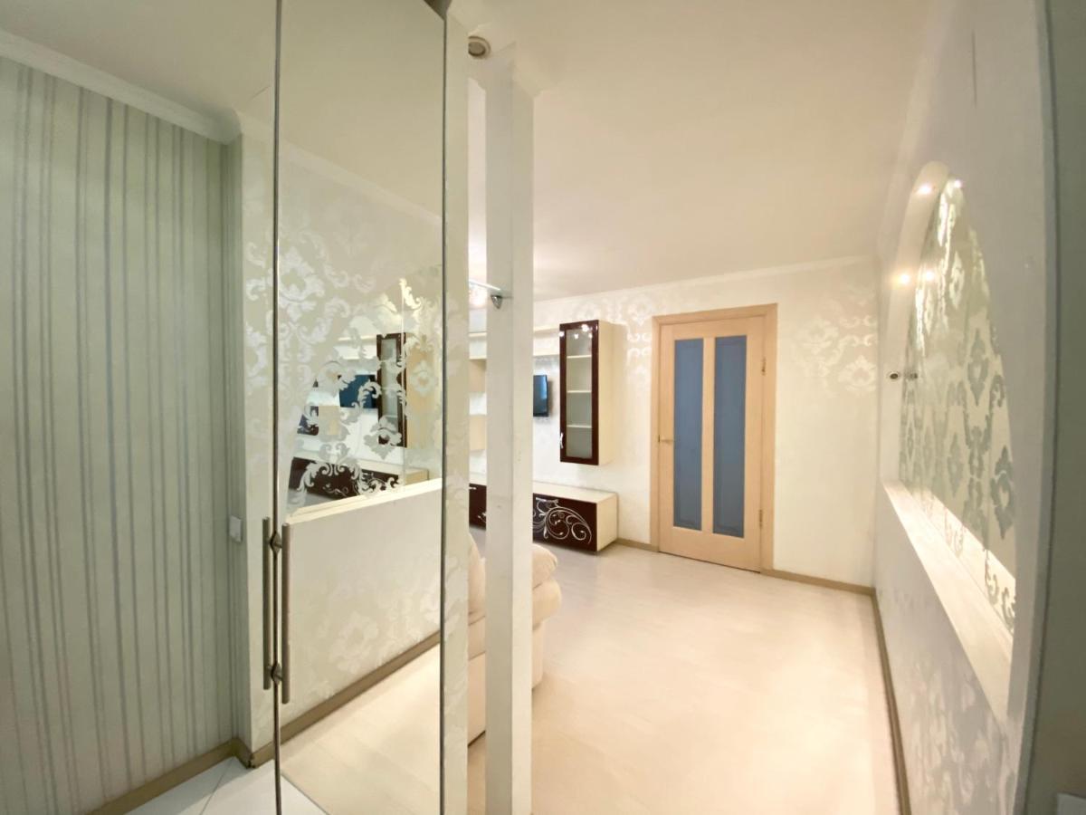 Beautiful 1-Bedroom Near Most City Center 드네프로페트로프스크 외부 사진