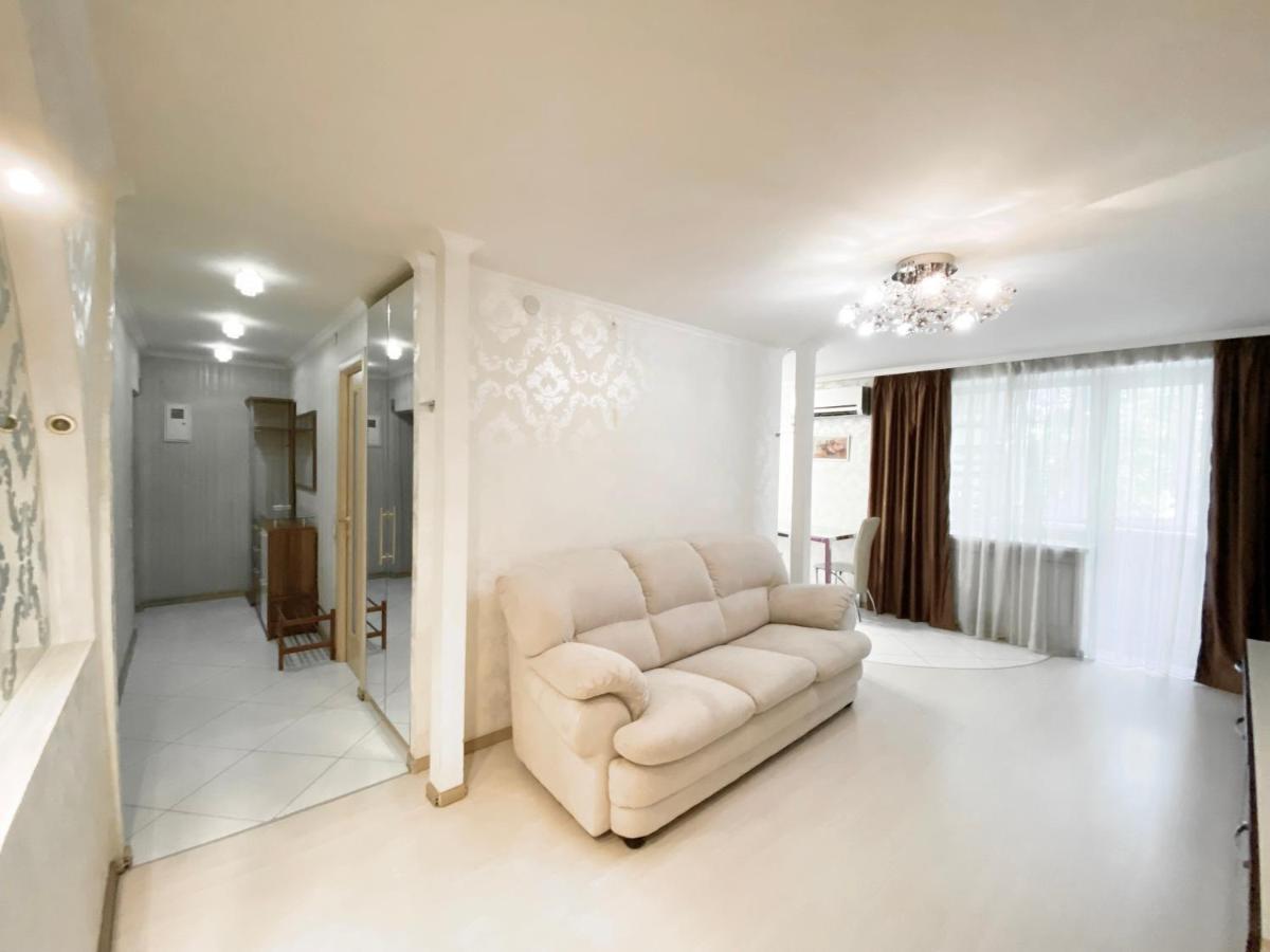 Beautiful 1-Bedroom Near Most City Center 드네프로페트로프스크 외부 사진