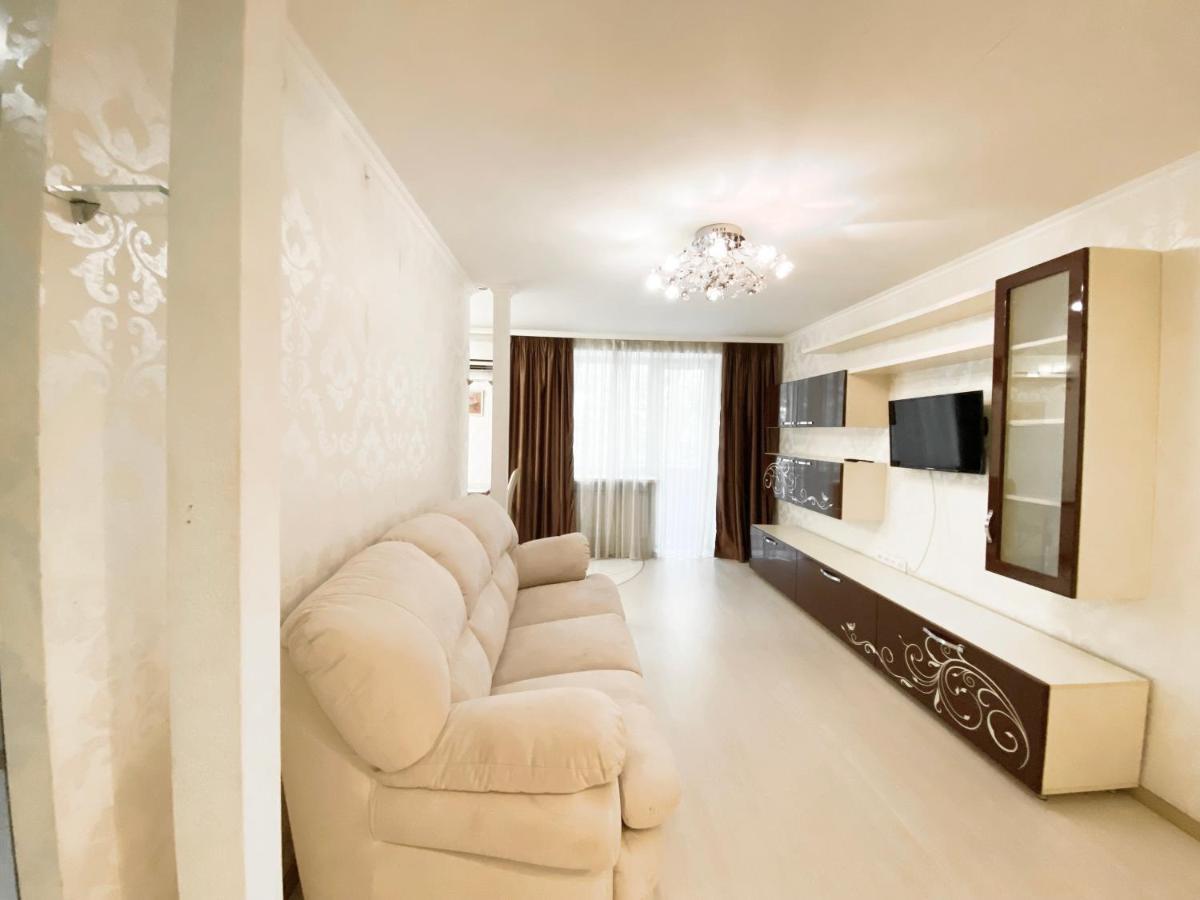 Beautiful 1-Bedroom Near Most City Center 드네프로페트로프스크 외부 사진