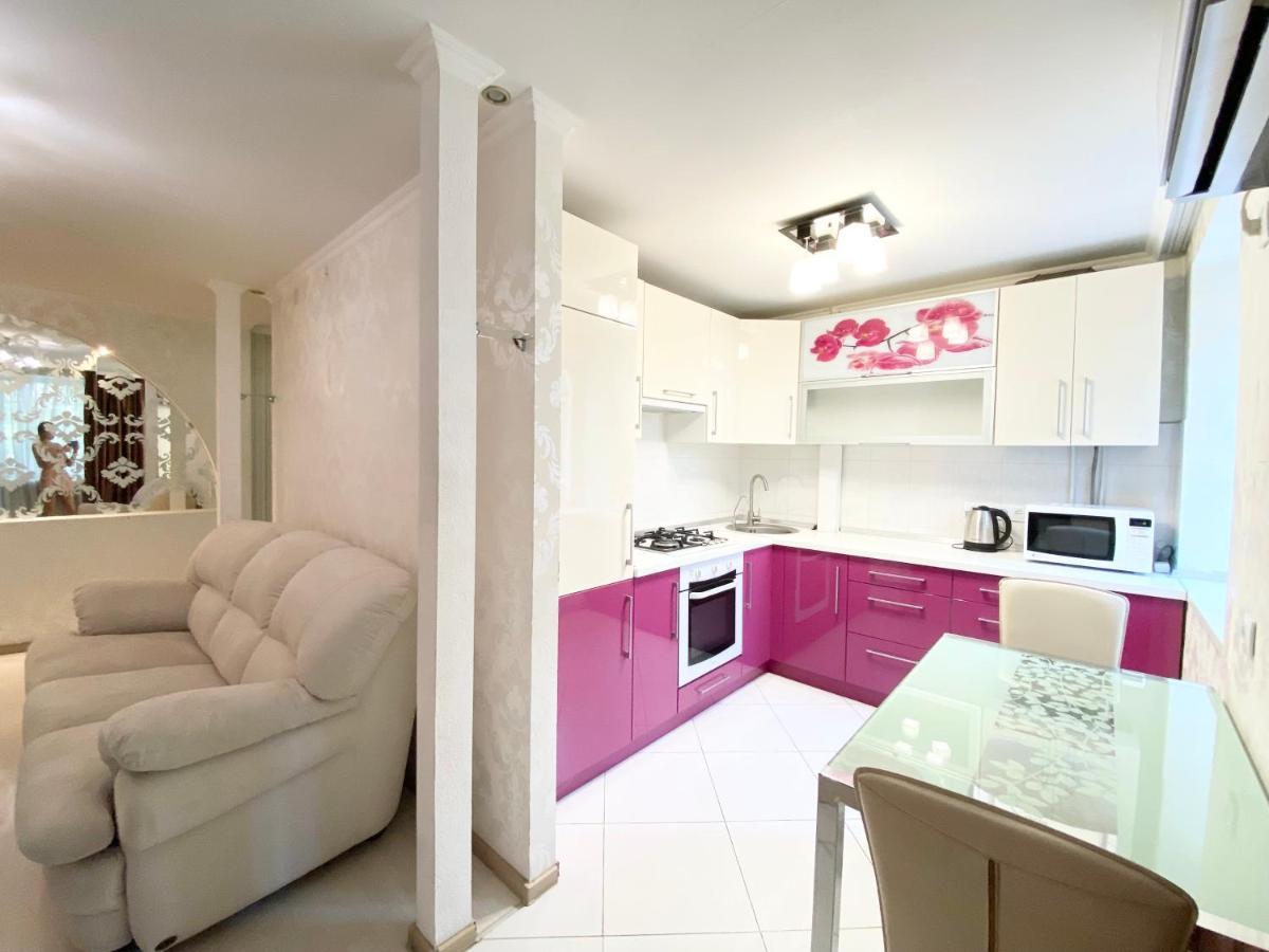 Beautiful 1-Bedroom Near Most City Center 드네프로페트로프스크 외부 사진