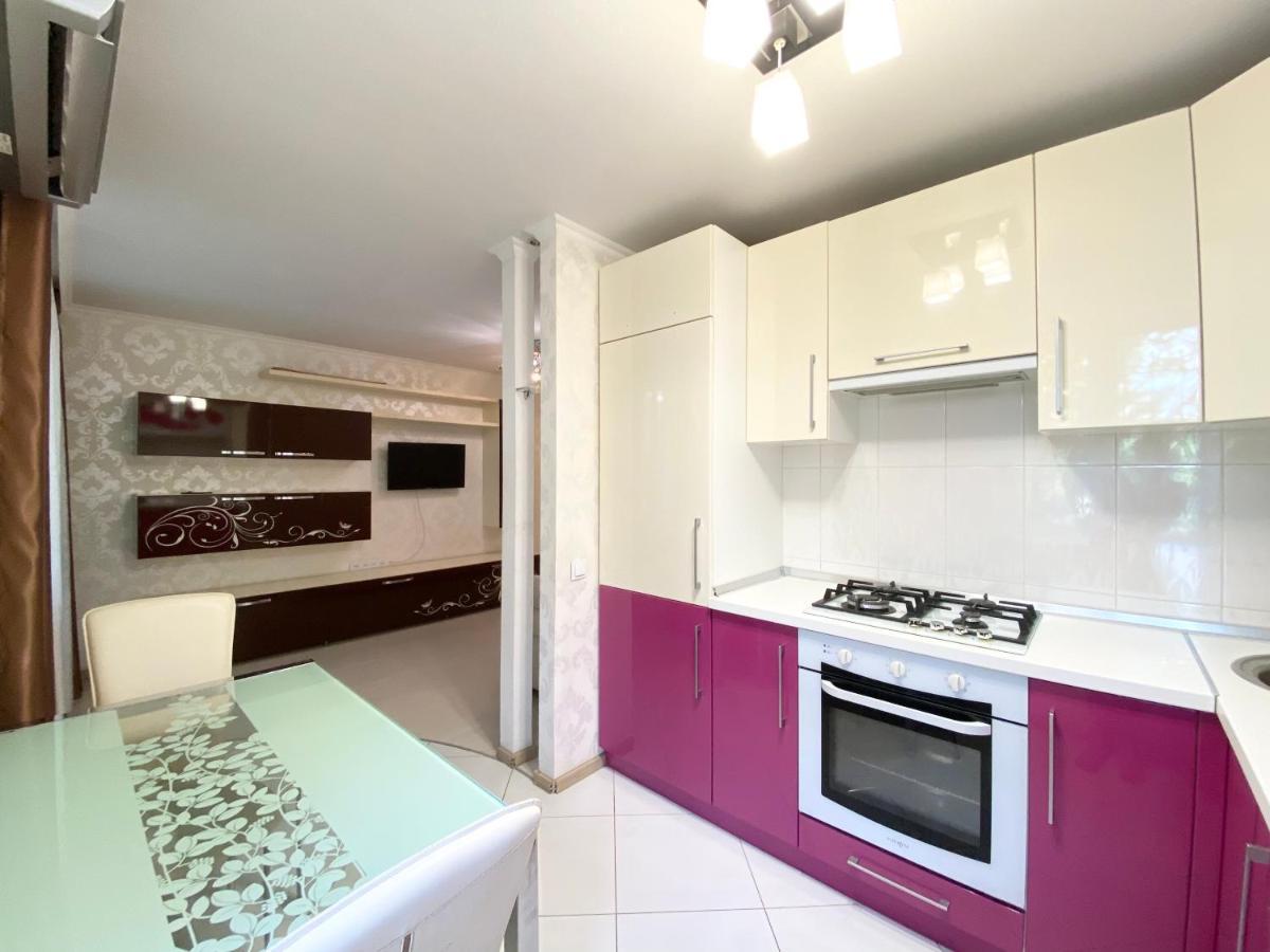 Beautiful 1-Bedroom Near Most City Center 드네프로페트로프스크 외부 사진